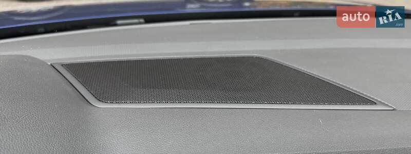 Позашляховик / Кросовер Volkswagen Tiguan 2021 в Києві