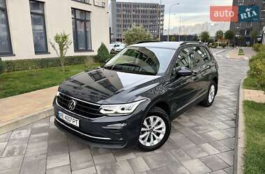 Позашляховик / Кросовер Volkswagen Tiguan 2021 в Києві