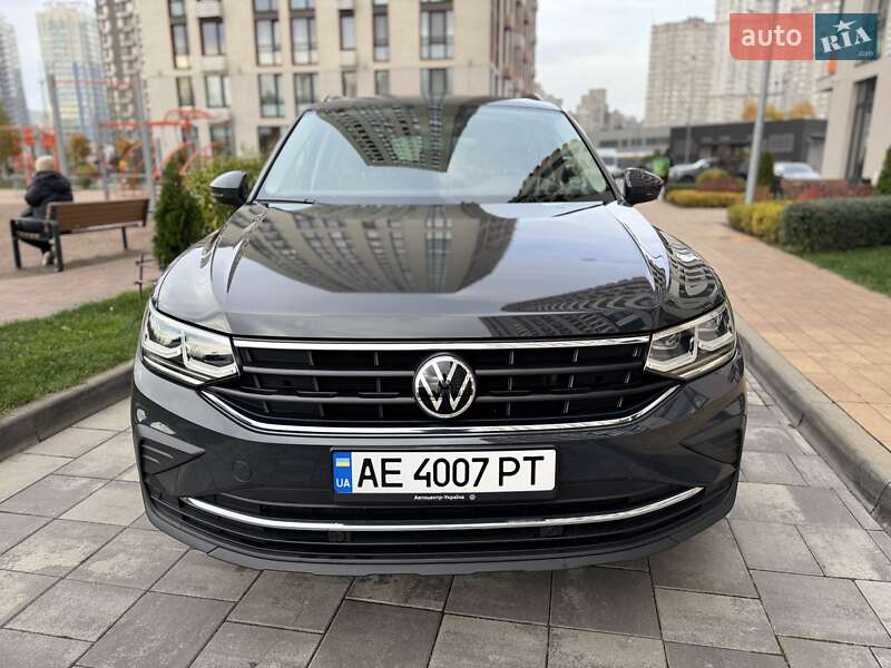 Внедорожник / Кроссовер Volkswagen Tiguan 2021 в Киеве