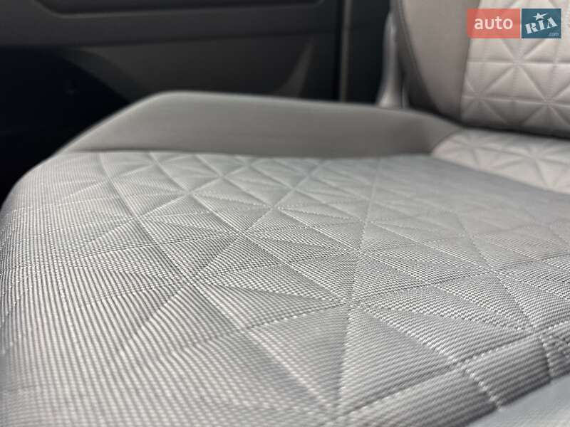 Внедорожник / Кроссовер Volkswagen Tiguan 2021 в Киеве