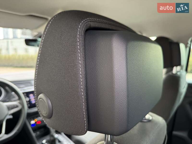 Внедорожник / Кроссовер Volkswagen Tiguan 2021 в Киеве