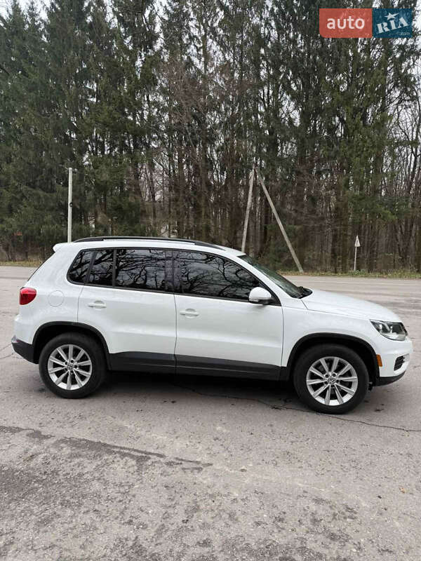 Внедорожник / Кроссовер Volkswagen Tiguan 2015 в Хмельнике