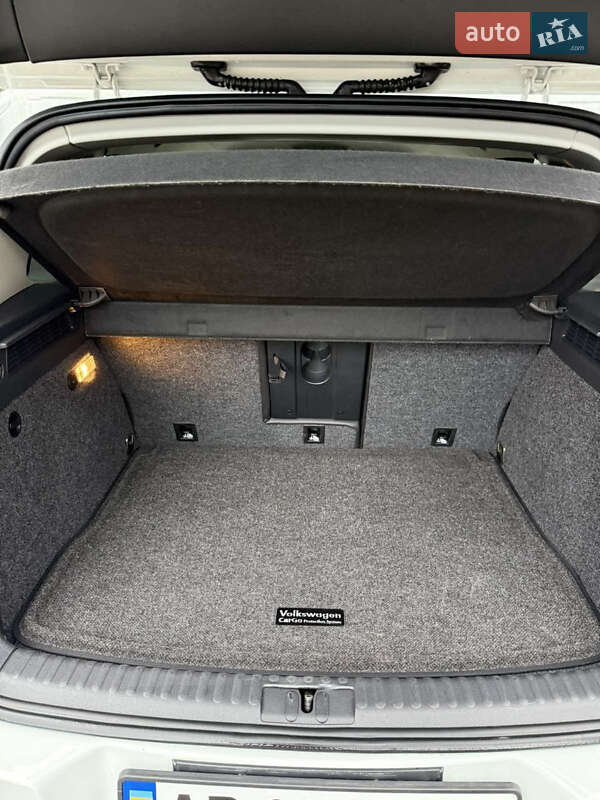 Внедорожник / Кроссовер Volkswagen Tiguan 2015 в Хмельнике