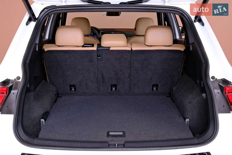 Внедорожник / Кроссовер Volkswagen Tiguan 2023 в Одессе