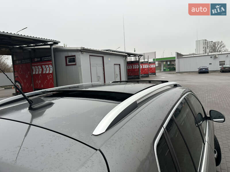 Позашляховик / Кросовер Volkswagen Tiguan 2011 в Києві