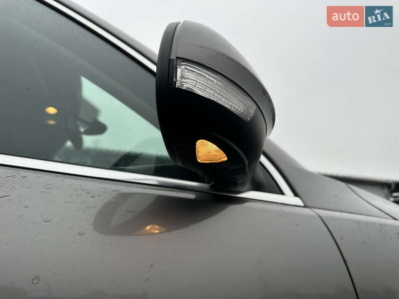 Позашляховик / Кросовер Volkswagen Tiguan 2011 в Києві