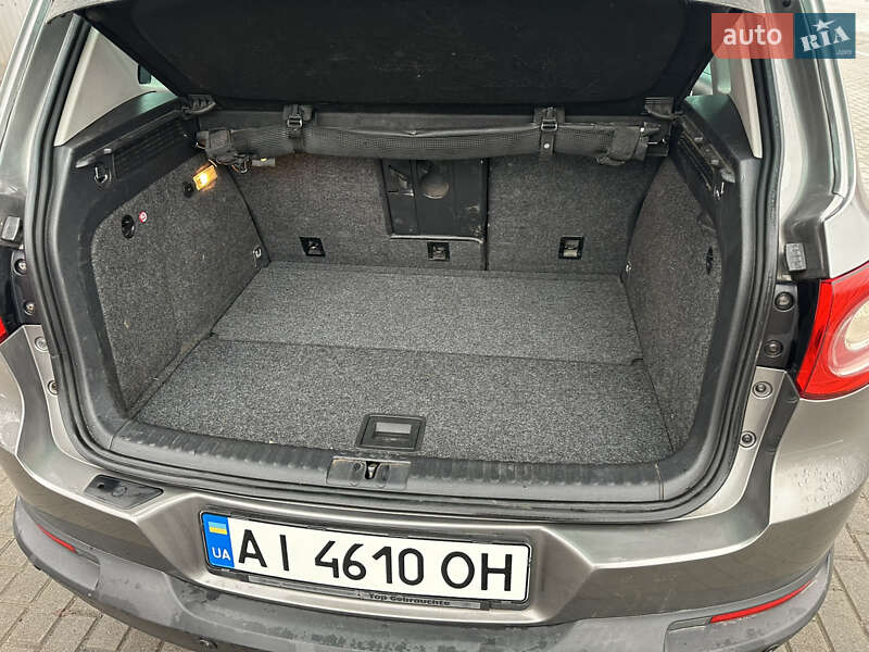 Позашляховик / Кросовер Volkswagen Tiguan 2011 в Києві