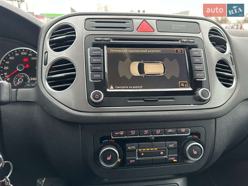 Позашляховик / Кросовер Volkswagen Tiguan 2011 в Києві