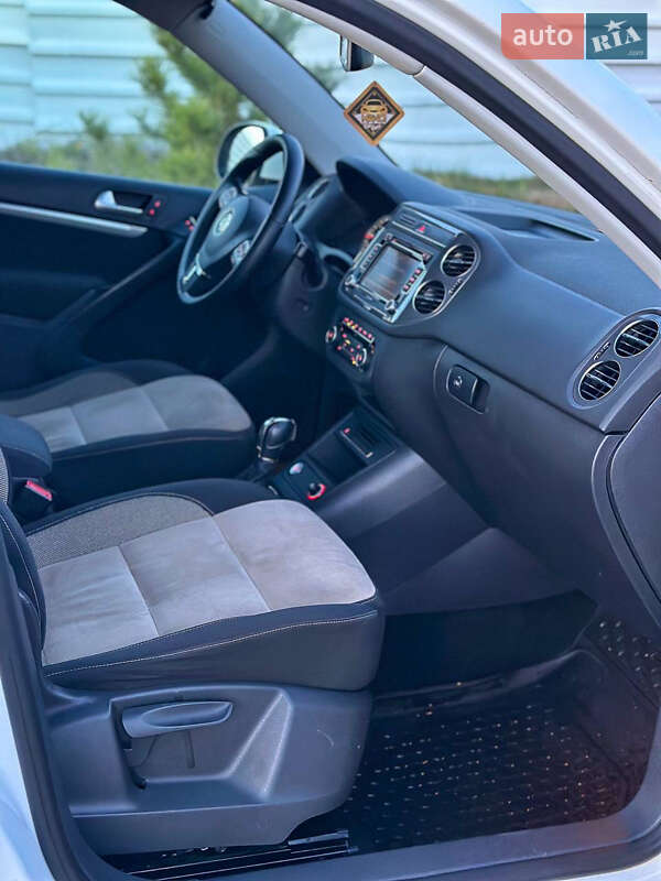 Внедорожник / Кроссовер Volkswagen Tiguan 2011 в Днепре
