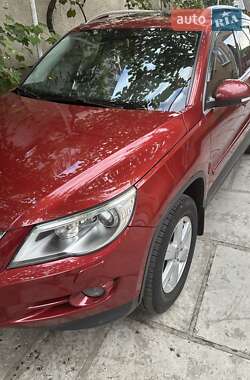 Позашляховик / Кросовер Volkswagen Tiguan 2010 в Ужгороді