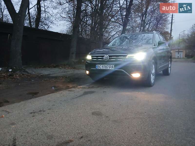 Внедорожник / Кроссовер Volkswagen Tiguan 2018 в Чернигове