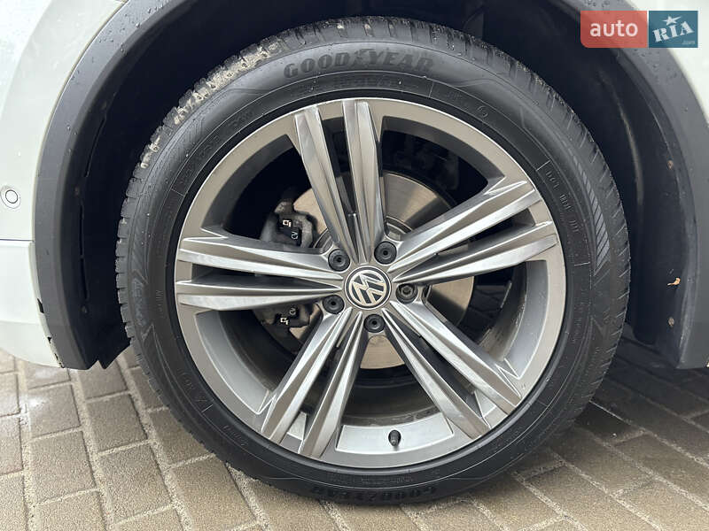 Внедорожник / Кроссовер Volkswagen Tiguan 2017 в Киеве фото 12 Внедорожник / Кроссовер Volkswagen Tiguan 2017 в Киеве