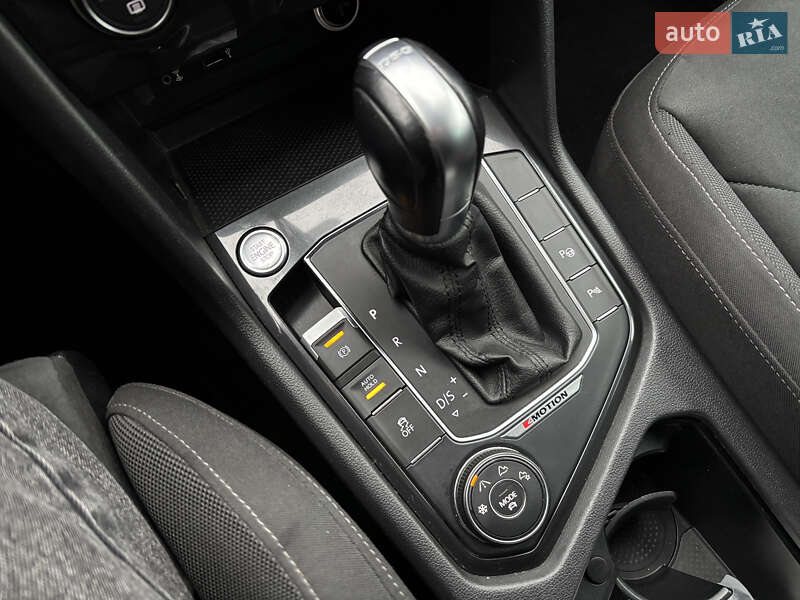 Внедорожник / Кроссовер Volkswagen Tiguan 2017 в Киеве фото 35 Внедорожник / Кроссовер Volkswagen Tiguan 2017 в Киеве