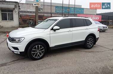 Позашляховик / Кросовер Volkswagen Tiguan 2019 в Львові