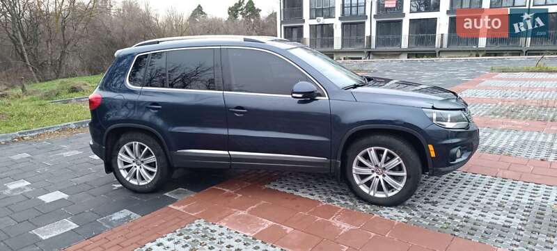 Внедорожник / Кроссовер Volkswagen Tiguan 2011 в Буче