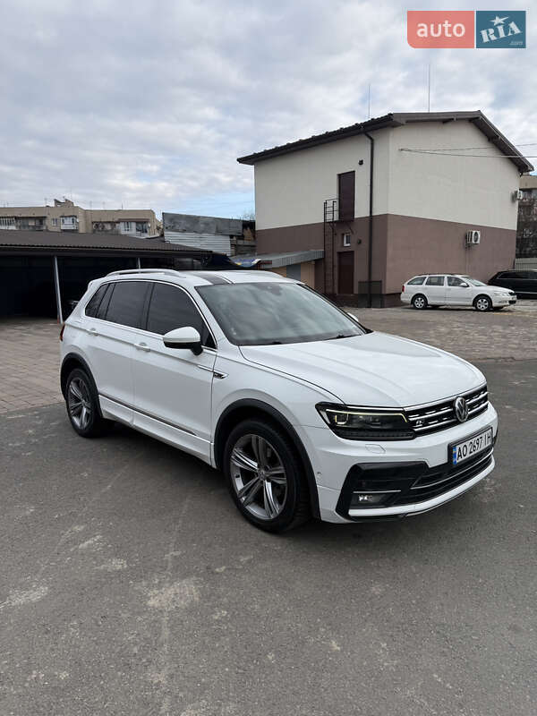 Внедорожник / Кроссовер Volkswagen Tiguan 2017 в Мукачево