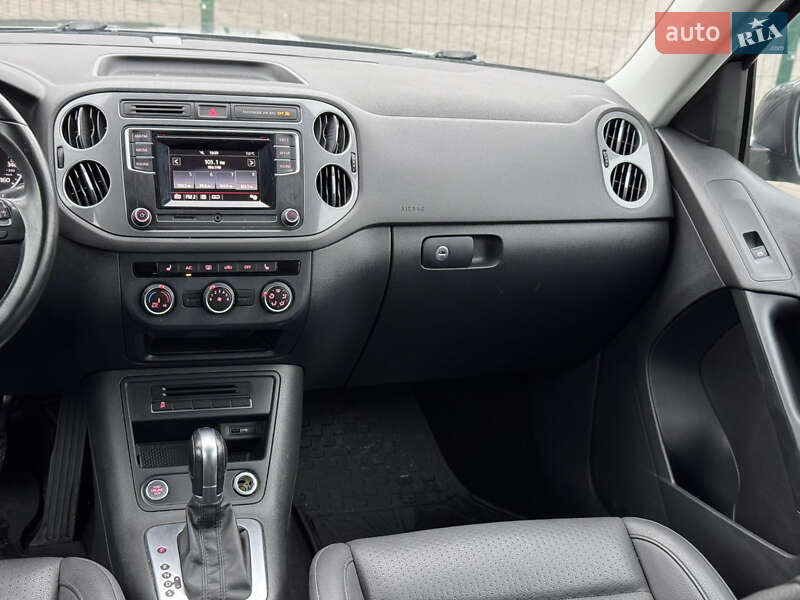 Внедорожник / Кроссовер Volkswagen Tiguan 2016 в Киеве