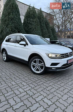 Внедорожник / Кроссовер Volkswagen Tiguan 2017 в Луцке