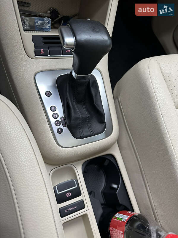 Внедорожник / Кроссовер Volkswagen Tiguan 2010 в Запорожье фото 13 Внедорожник / Кроссовер Volkswagen Tiguan 2010 в Запорожье