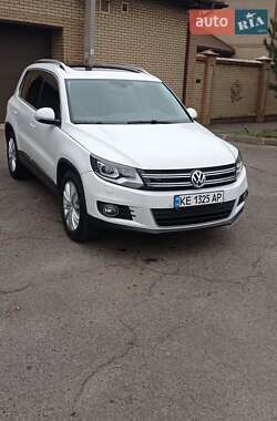 Внедорожник / Кроссовер Volkswagen Tiguan 2015 в Кривом Роге