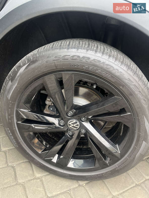 Внедорожник / Кроссовер Volkswagen Tiguan 2022 в Днепре