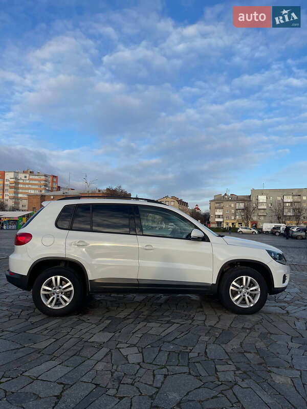 Внедорожник / Кроссовер Volkswagen Tiguan 2015 в Кременчуге