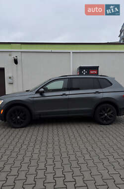 Внедорожник / Кроссовер Volkswagen Tiguan 2021 в Хмельницком
