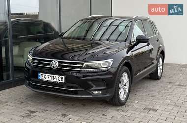 Внедорожник / Кроссовер Volkswagen Tiguan 2017 в Хмельницком
