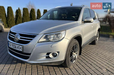 Внедорожник / Кроссовер Volkswagen Tiguan 2008 в Турийске