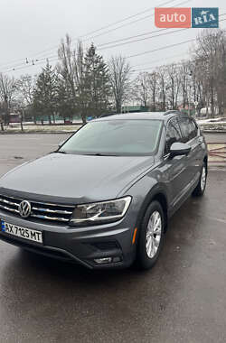 Внедорожник / Кроссовер Volkswagen Tiguan 2017 в Харькове