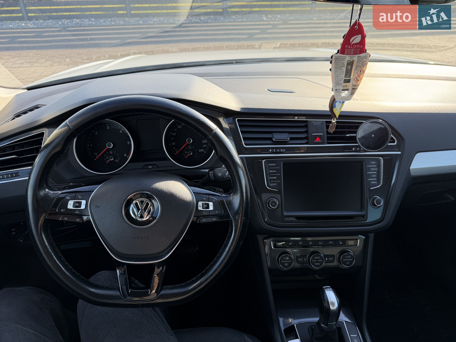 2017 Volkswagen Tiguan - мініатюра 22
