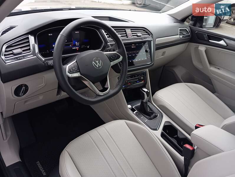 Внедорожник / Кроссовер Volkswagen Tiguan 2023 в Киеве