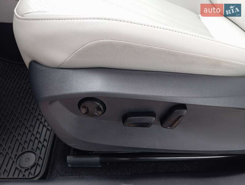 Внедорожник / Кроссовер Volkswagen Tiguan 2023 в Киеве