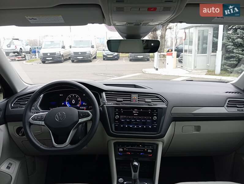 Внедорожник / Кроссовер Volkswagen Tiguan 2023 в Киеве
