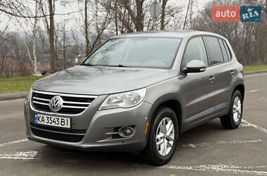 Внедорожник / Кроссовер Volkswagen Tiguan 2010 в Киеве