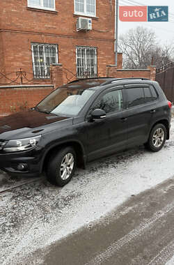 Внедорожник / Кроссовер Volkswagen Tiguan 2013 в Харькове