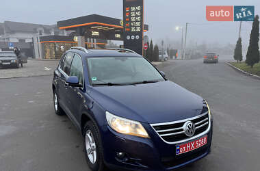Внедорожник / Кроссовер Volkswagen Tiguan 2009 в Староконстантинове