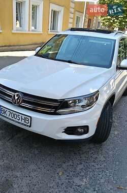 Внедорожник / Кроссовер Volkswagen Tiguan 2014 в Здолбунове