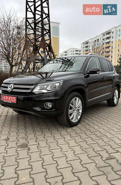 Внедорожник / Кроссовер Volkswagen Tiguan 2016 в Буче