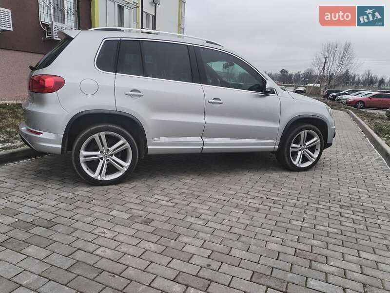 Внедорожник / Кроссовер Volkswagen Tiguan 2016 в Полтаве