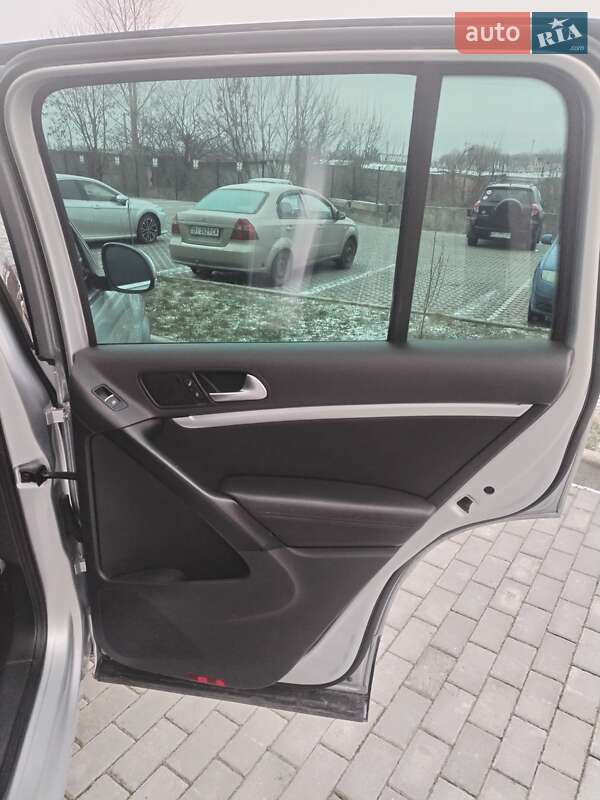 Внедорожник / Кроссовер Volkswagen Tiguan 2016 в Полтаве
