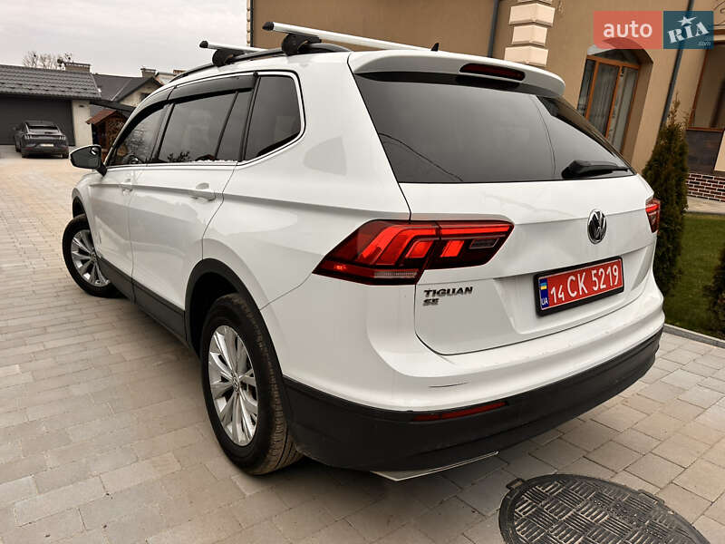 Внедорожник / Кроссовер Volkswagen Tiguan 2018 в Львове