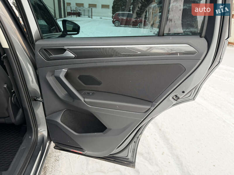 Внедорожник / Кроссовер Volkswagen Tiguan 2019 в Харькове