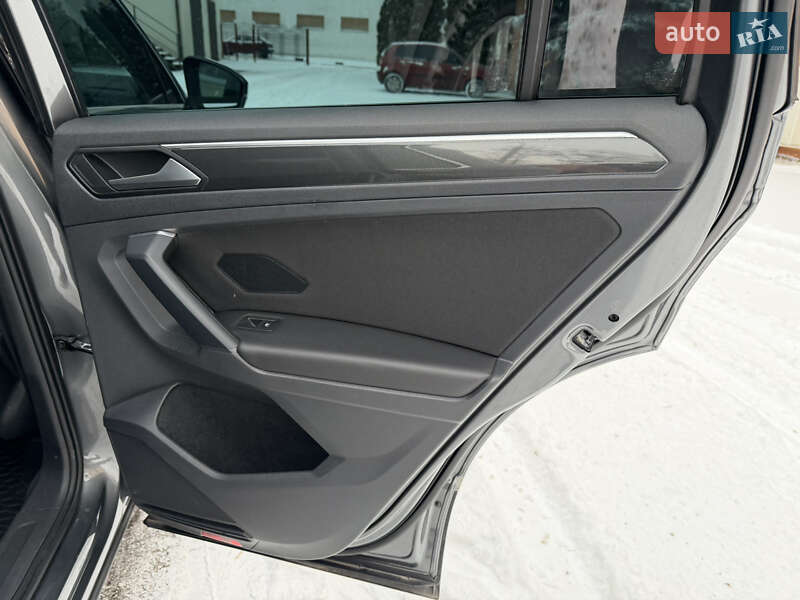 Внедорожник / Кроссовер Volkswagen Tiguan 2019 в Харькове