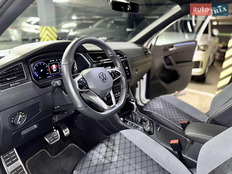 Внедорожник / Кроссовер Volkswagen Tiguan 2023 в Киеве