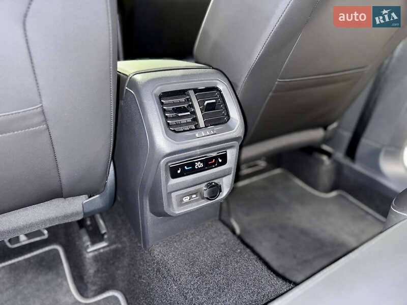 Внедорожник / Кроссовер Volkswagen Tiguan 2023 в Киеве