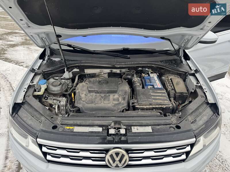 Внедорожник / Кроссовер Volkswagen Tiguan 2018 в Новом Роздоле