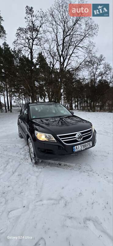 Внедорожник / Кроссовер Volkswagen Tiguan 2009 в Кролевце