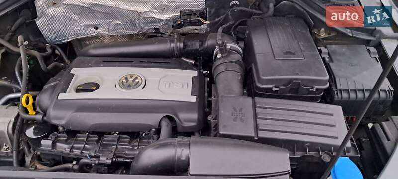 Внедорожник / Кроссовер Volkswagen Tiguan 2016 в Кобеляках