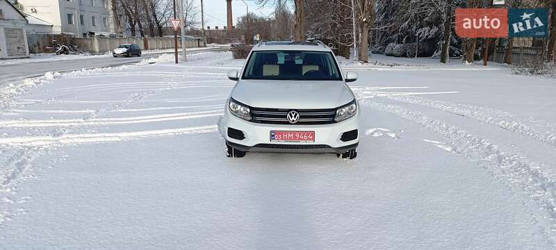 Внедорожник / Кроссовер Volkswagen Tiguan 2016 в Желтых Водах
